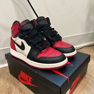Air Jordan 1 Bred toe 1s size 4.5 Youth || 6 W